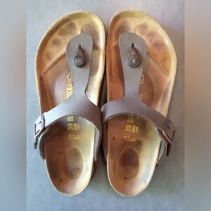 Birkenstock Gizeh Sandal Mocha